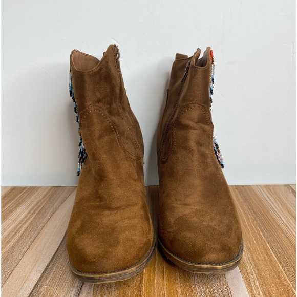 Belluci Brown Suede Heeled Boots with Beaded Tassels Women’s US Size 10.5 - Picture 5 of 9